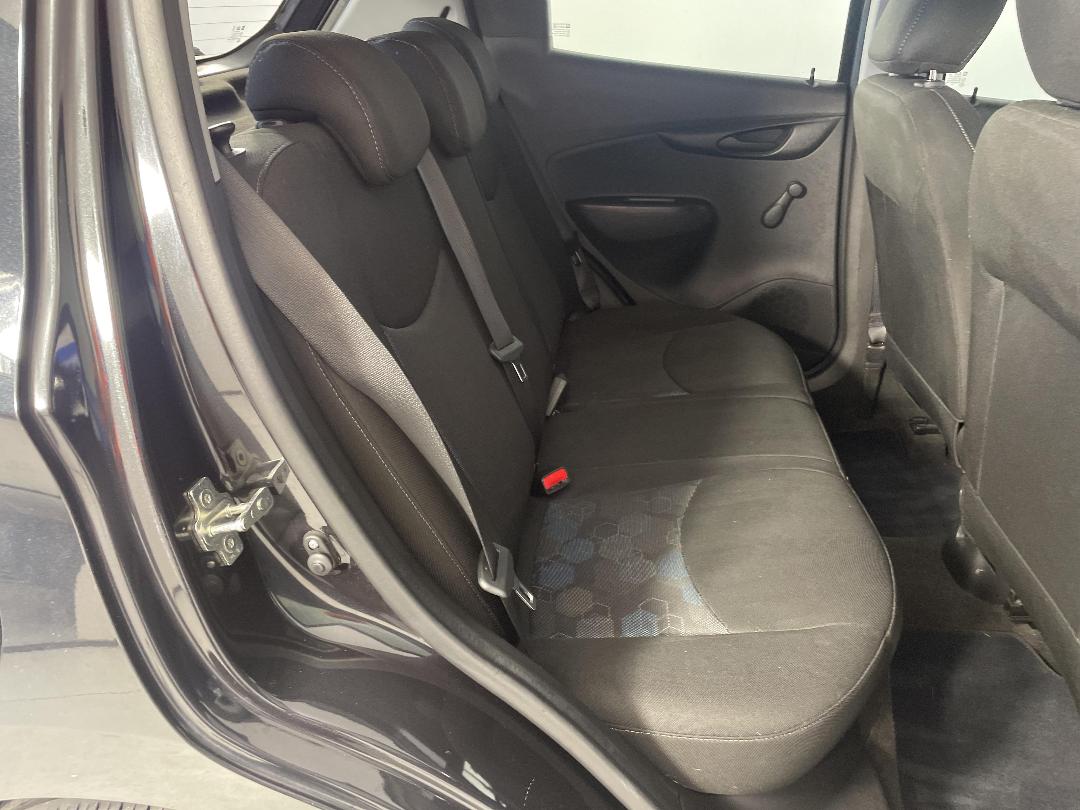 Photo '20' of Holden Spark