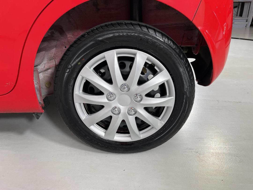 Photo '11' of Holden Spark