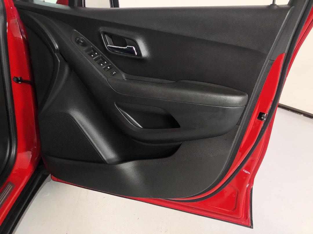 Photo '15' of Holden Trax Photo '15' of Holden Trax