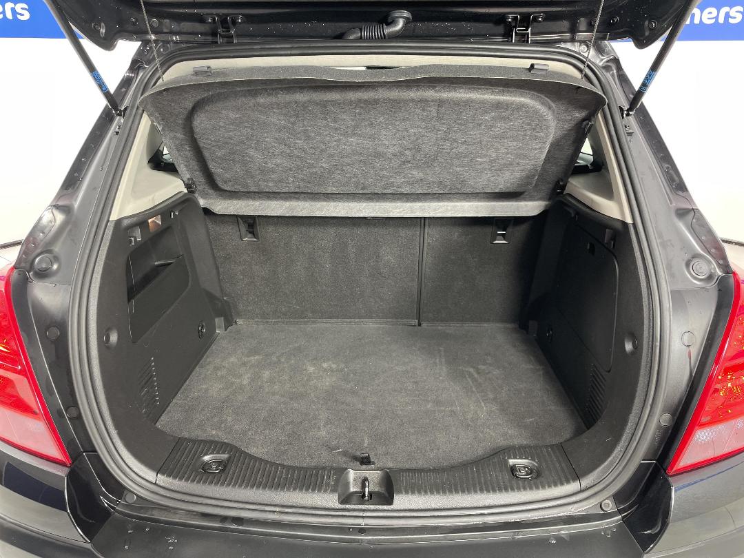 Photo '14' of Holden Trax Photo '14' of Holden Trax