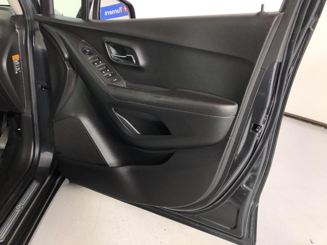 Photo '15' of Holden Trax Photo '15' of Holden Trax