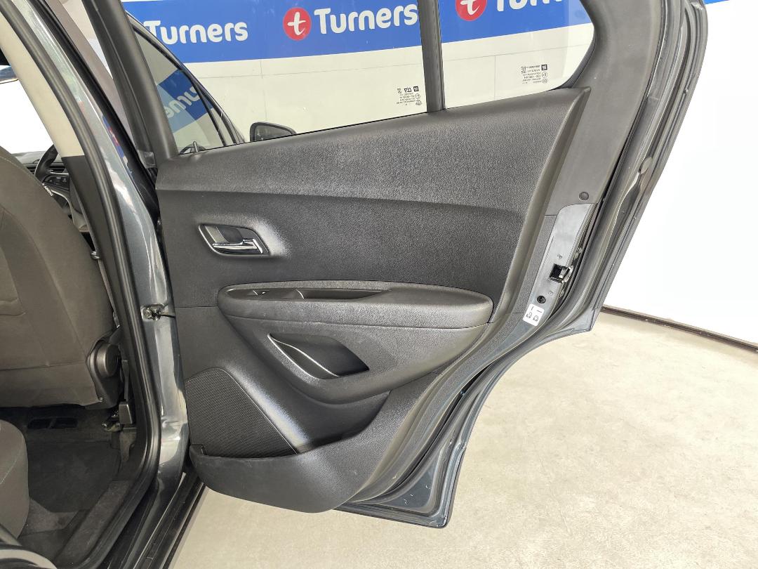 Photo '19' of Holden Trax Photo '19' of Holden Trax