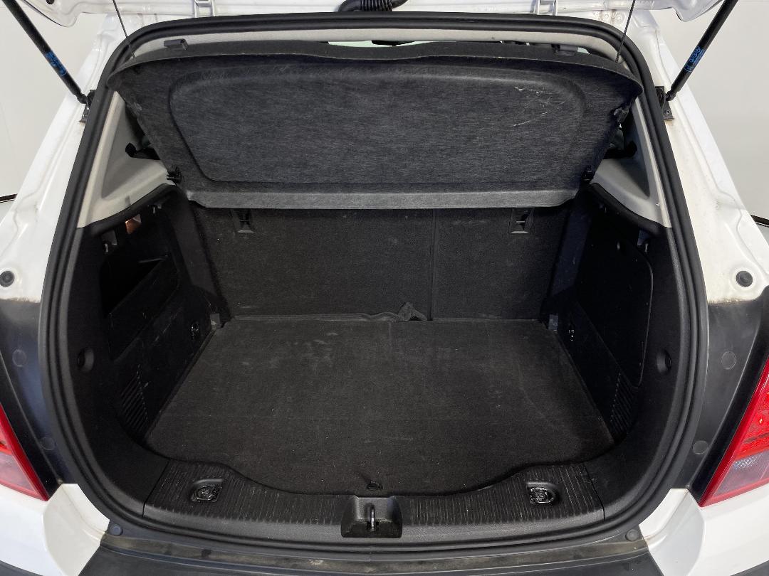 Photo '14' of Holden Trax