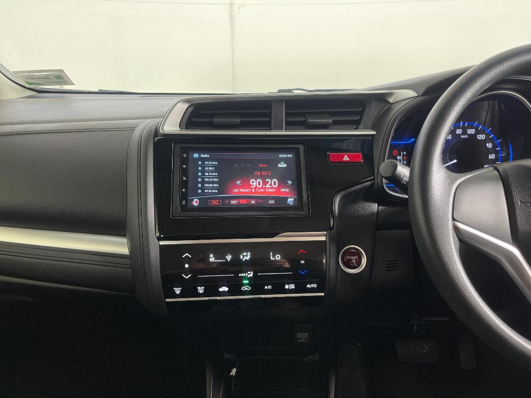 Photo '18' of Honda FIT