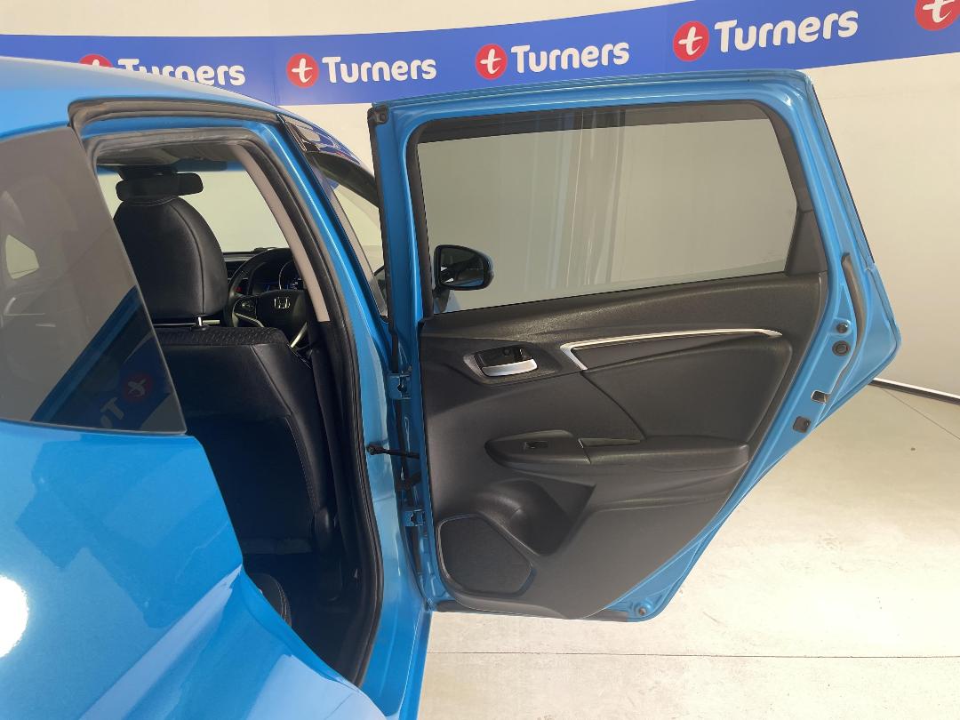 Photo '19' of Honda FIT Photo '19' of Honda FIT