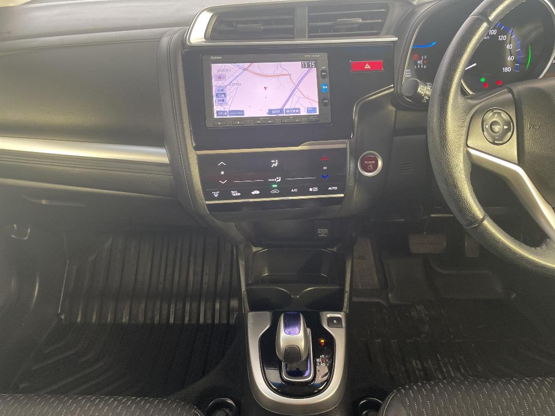 Photo '18' of Honda FIT Photo '18' of Honda FIT