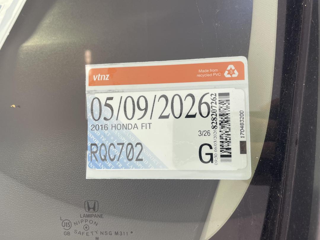 Photo '28' of Honda FIT