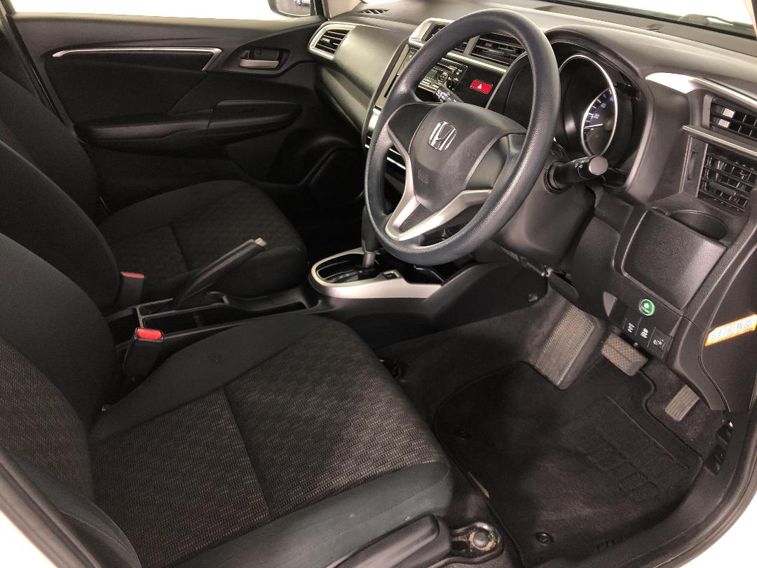 Photo '16' of Honda FIT