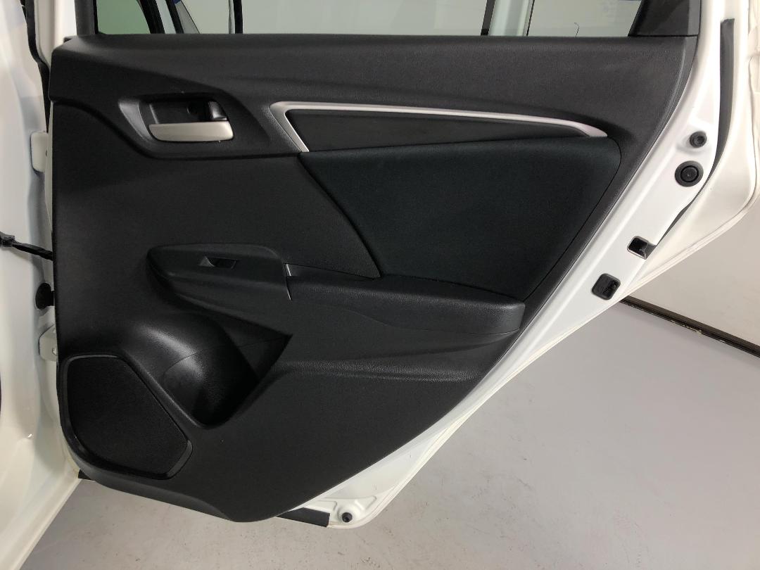 Photo '19' of Honda FIT