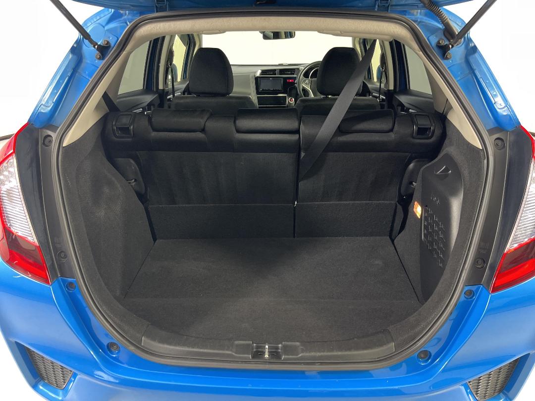 Photo '14' of Honda FIT Photo '14' of Honda FIT