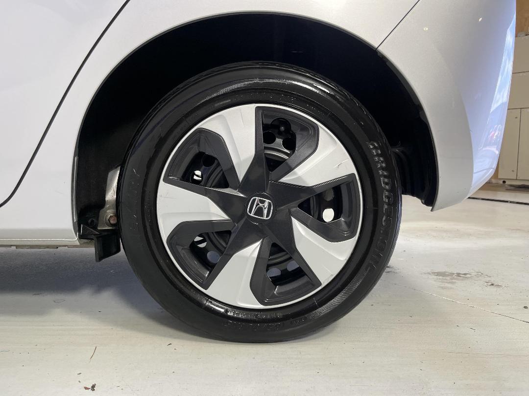 Photo '11' of Honda FIT