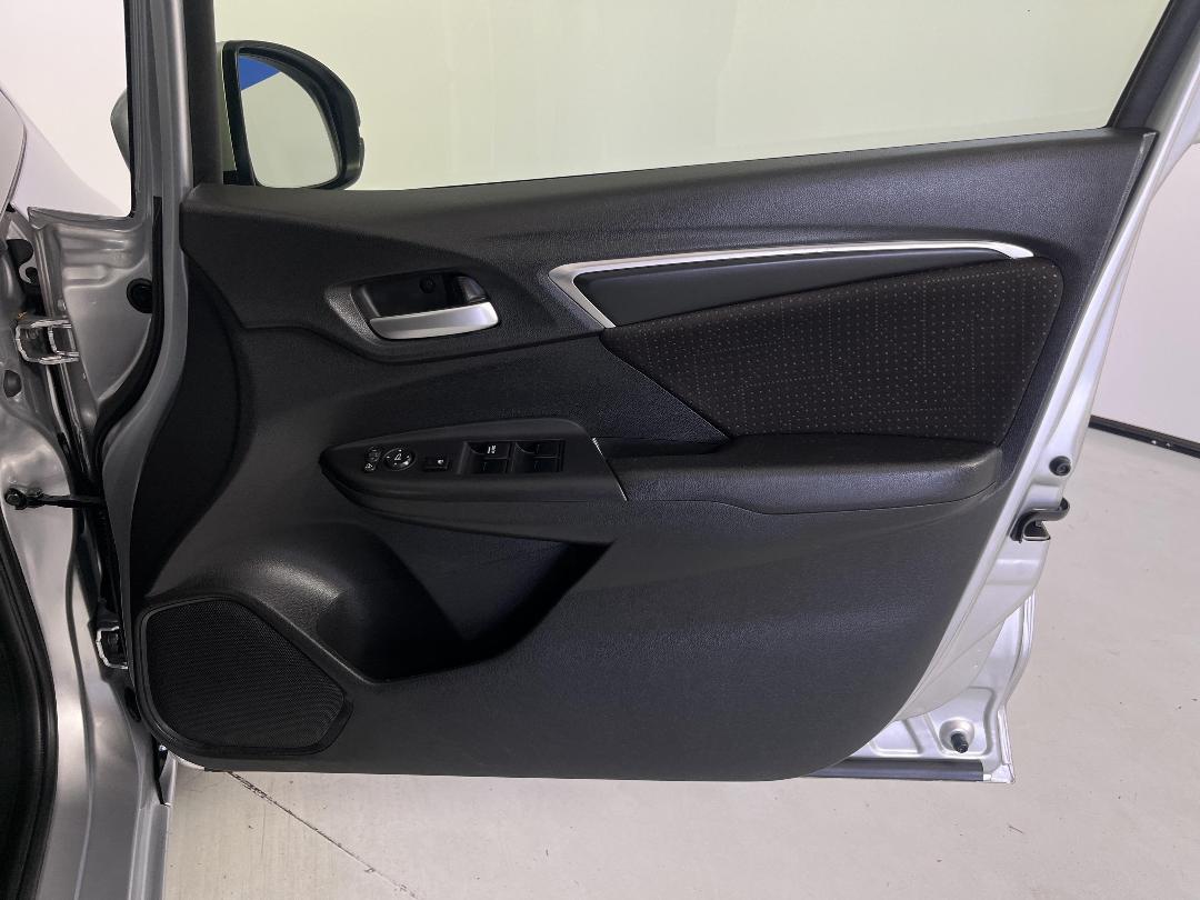 Photo '15' of Honda FIT