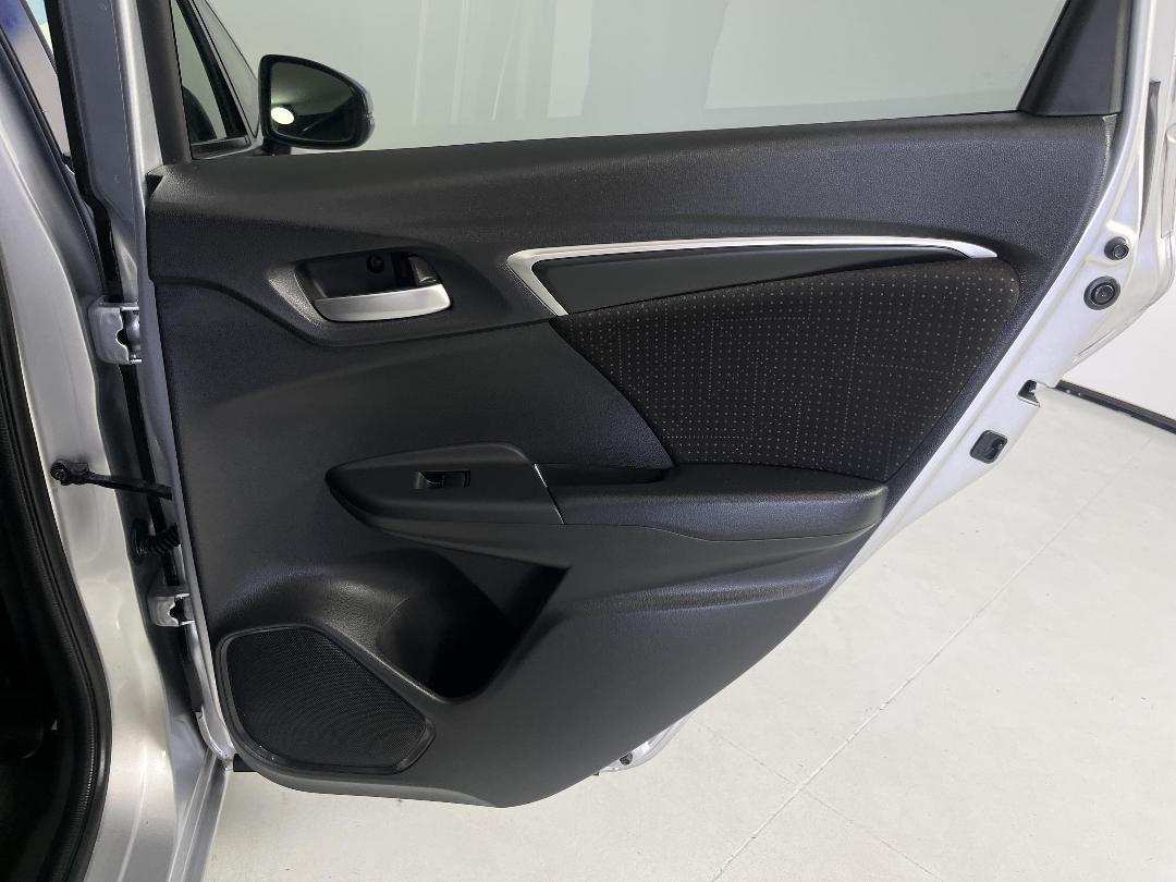 Photo '19' of Honda FIT