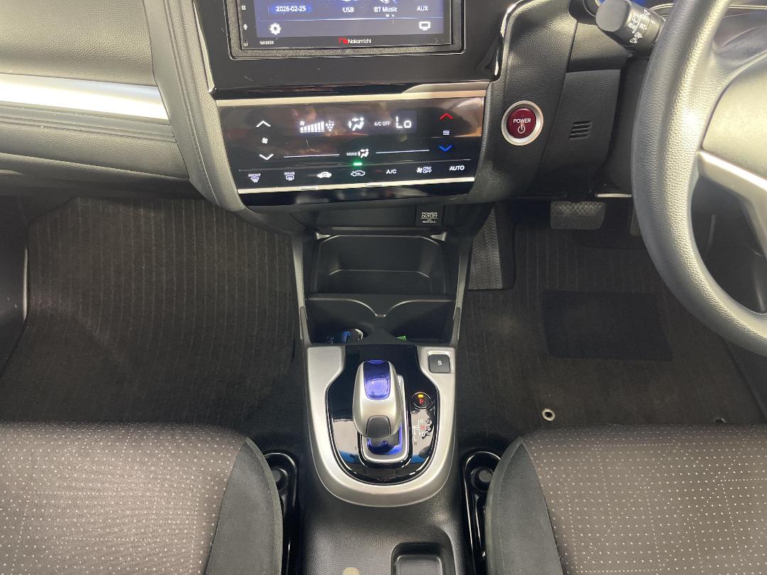 Photo '18' of Honda FIT