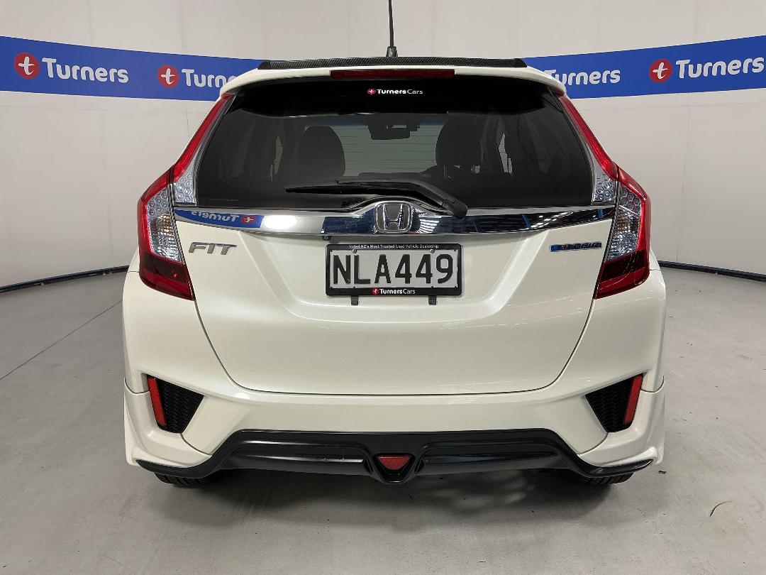 Photo '6' of Honda FIT