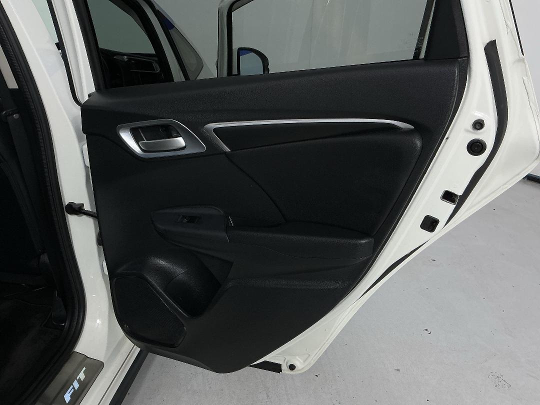 Photo '19' of Honda FIT