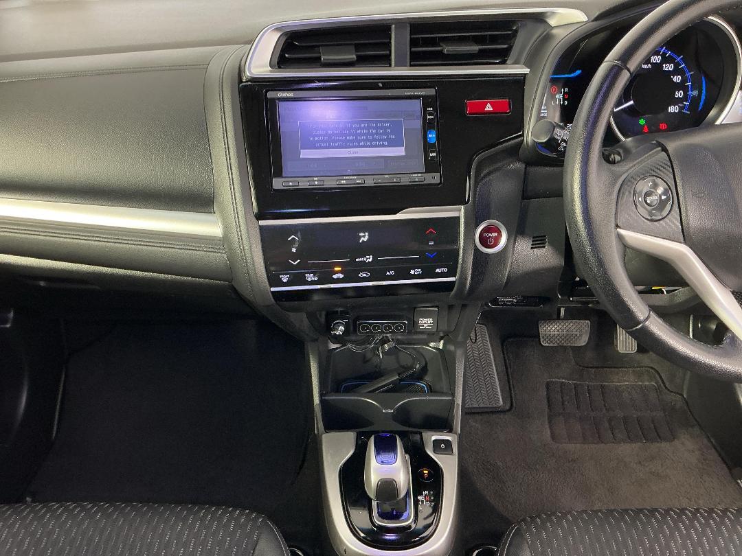 Photo '18' of Honda FIT