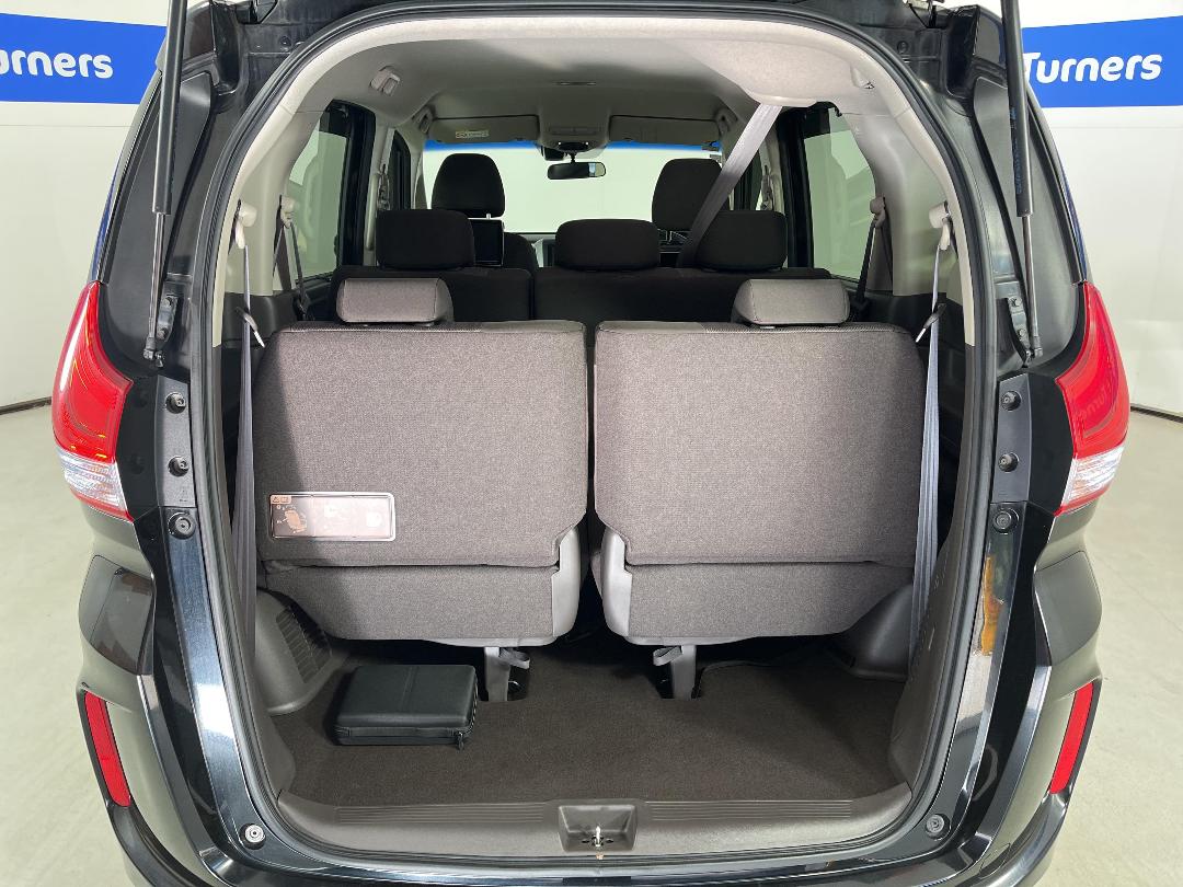 Photo '14' of Honda Freed Photo '14' of Honda Freed