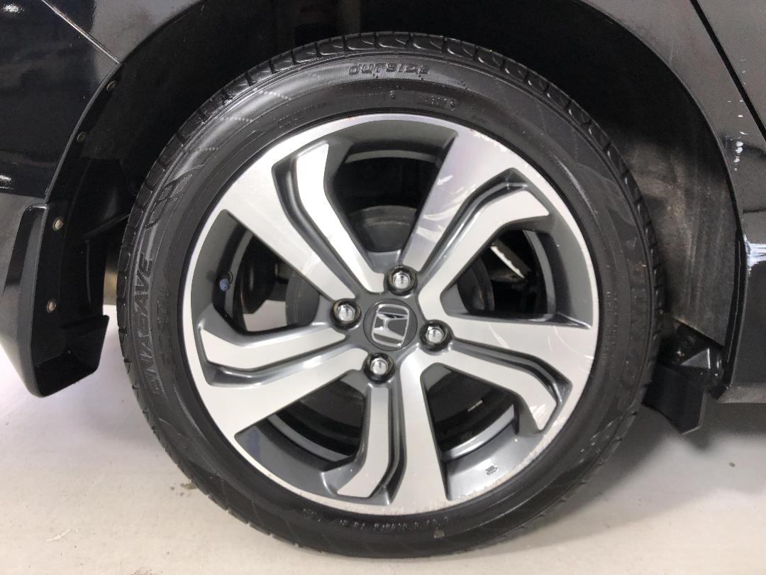 Photo '12' of Honda Grace Photo '12' of Honda Grace