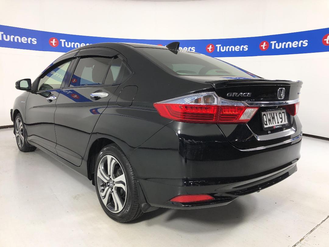 Photo '5' of Honda Grace Photo '5' of Honda Grace