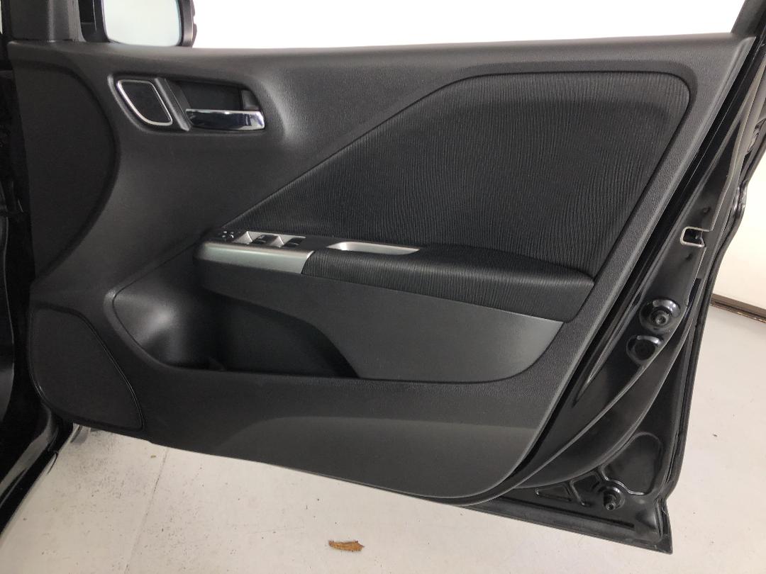 Photo '15' of Honda Grace Photo '15' of Honda Grace