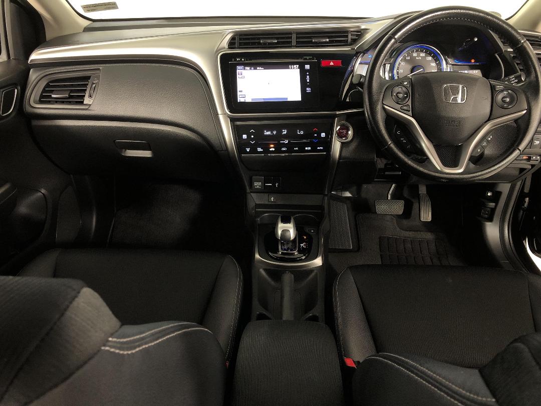 Photo '17' of Honda Grace Photo '17' of Honda Grace