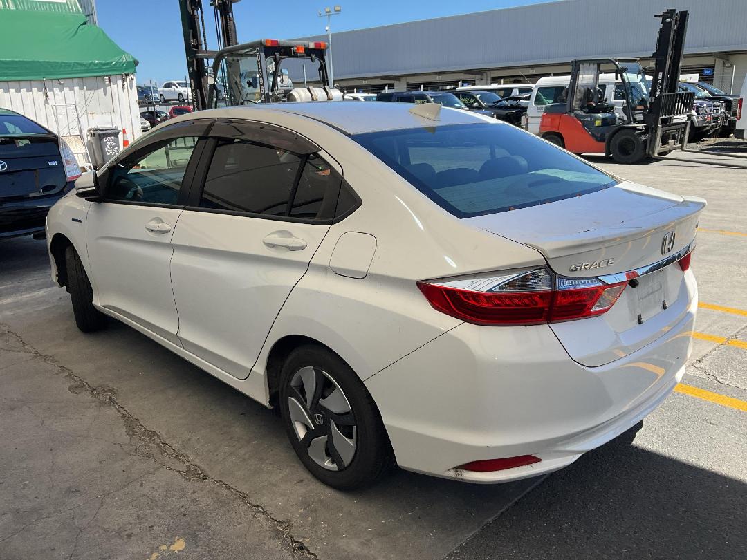 Photo '10' of Honda Grace Photo '10' of Honda Grace