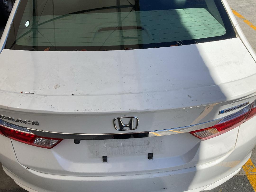 Photo '13' of Honda Grace Photo '13' of Honda Grace