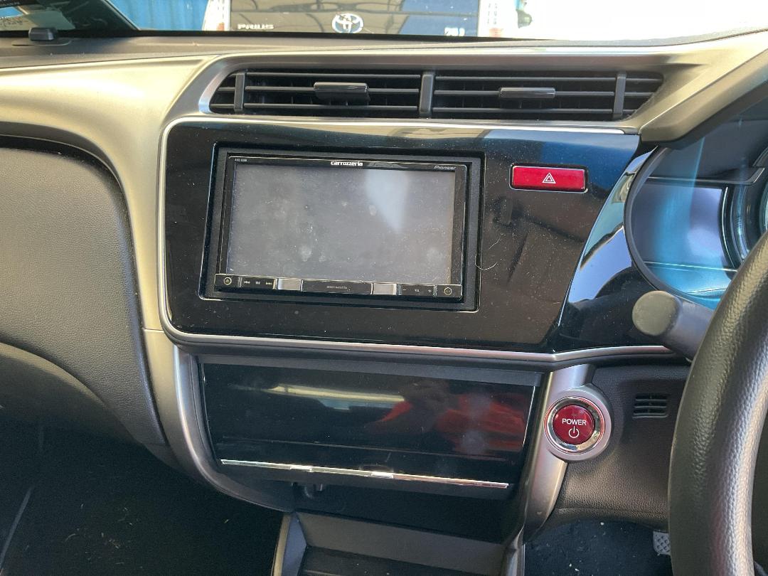 Photo '23' of Honda Grace Photo '23' of Honda Grace