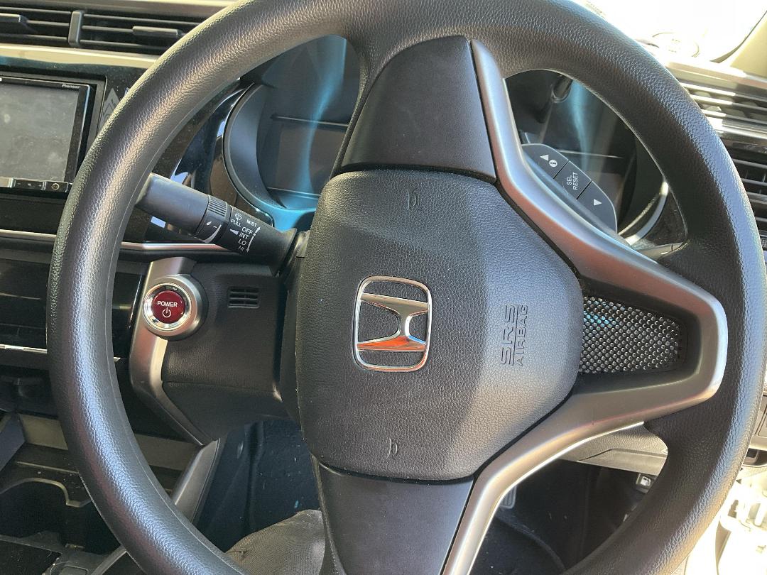 Photo '25' of Honda Grace Photo '25' of Honda Grace