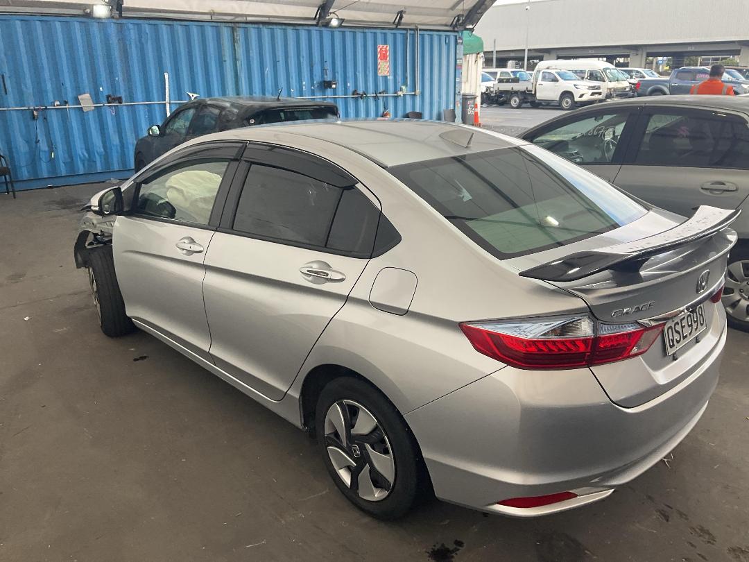 Photo '10' of Honda Grace Hybrid Photo '10' of Honda Grace Hybrid