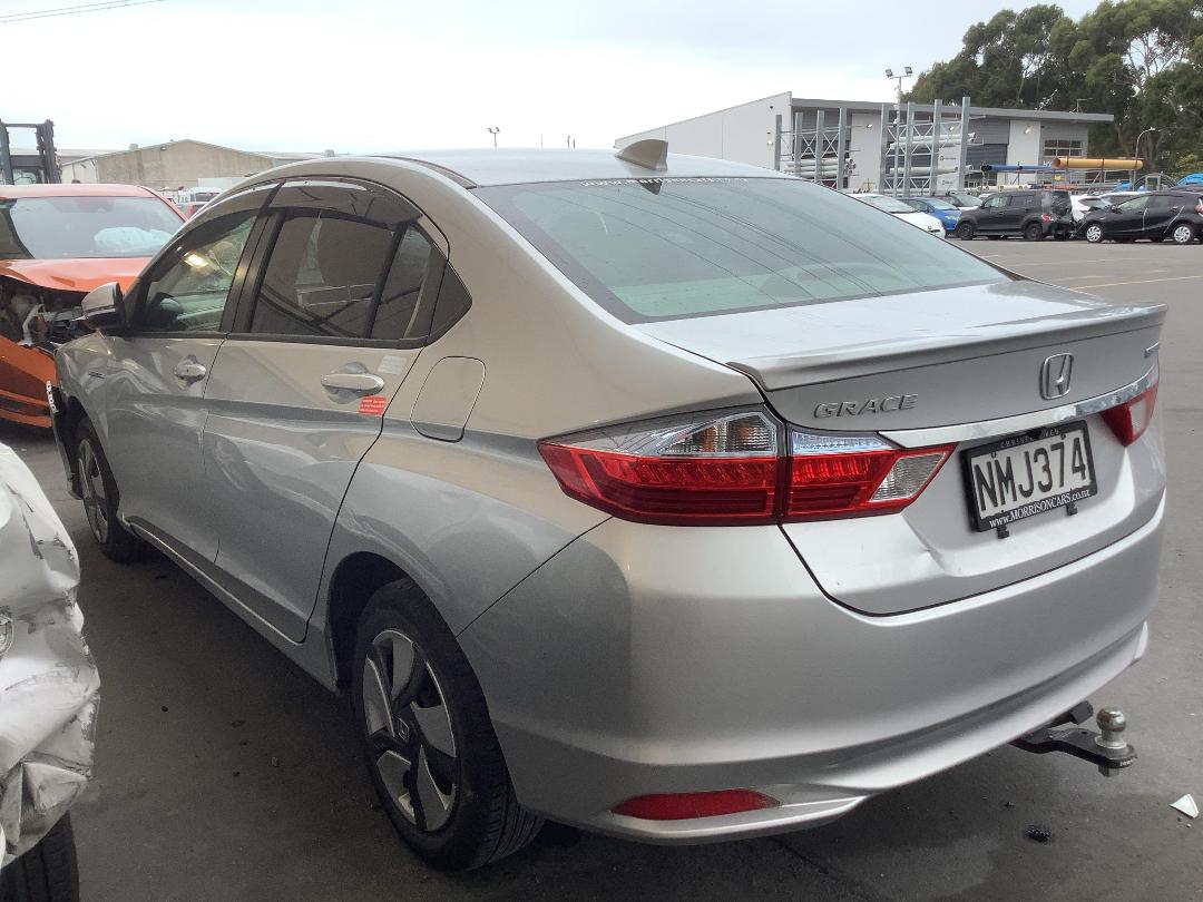 Photo '5' of Honda Grace Photo '5' of Honda Grace