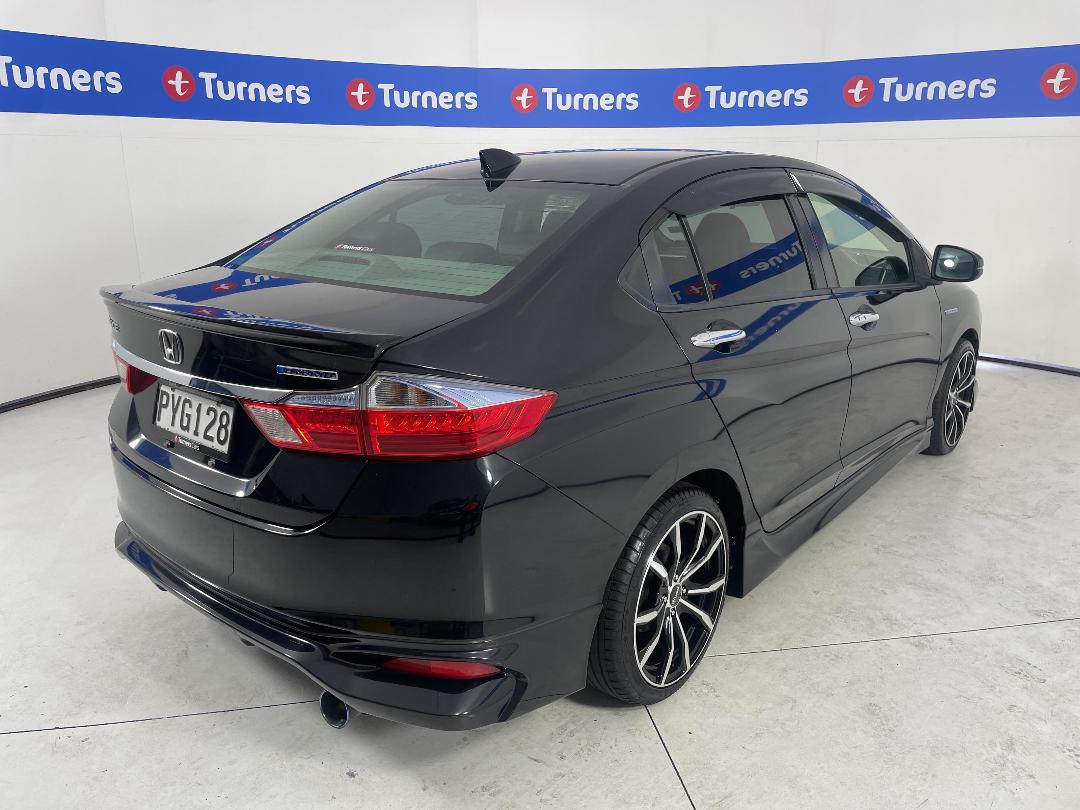 Photo '7' of Honda Grace Photo '7' of Honda Grace