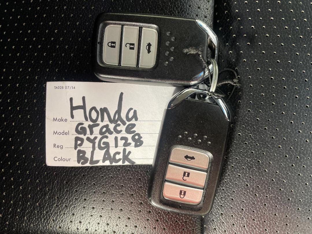 Photo '22' of Honda Grace Photo '22' of Honda Grace