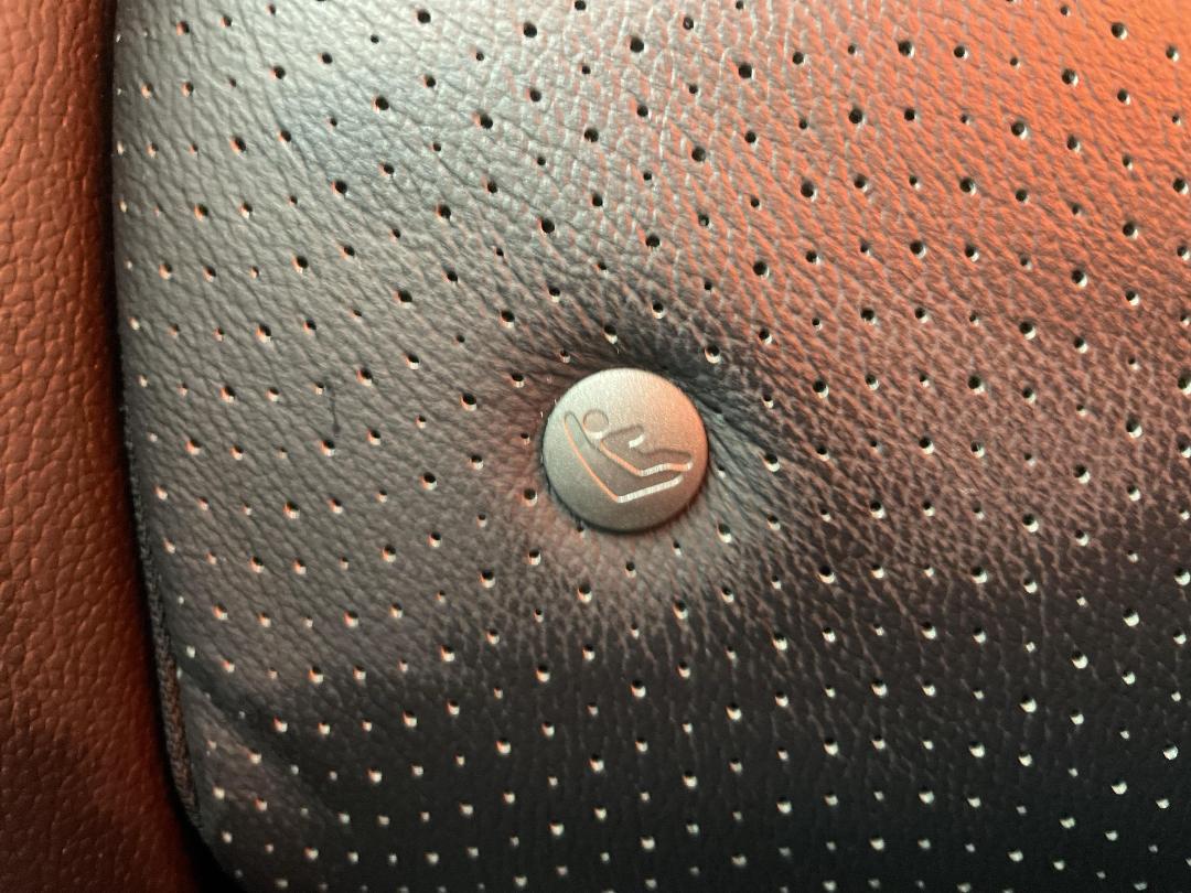 Photo '23' of Honda Grace Photo '23' of Honda Grace