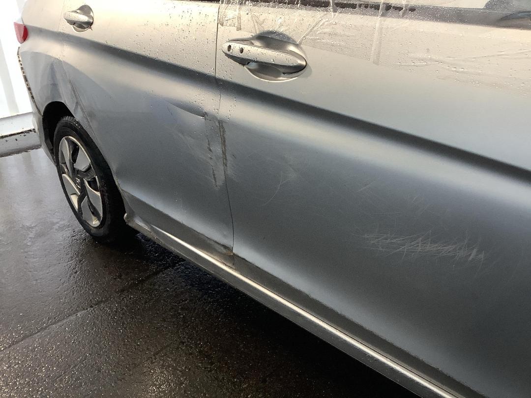 Photo '5' of Honda Grace Photo '5' of Honda Grace