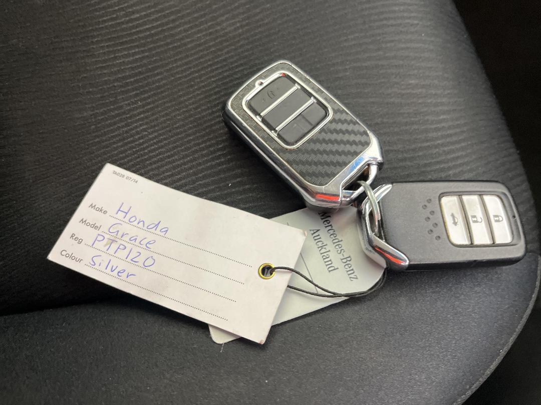 Photo '21' of Honda Grace