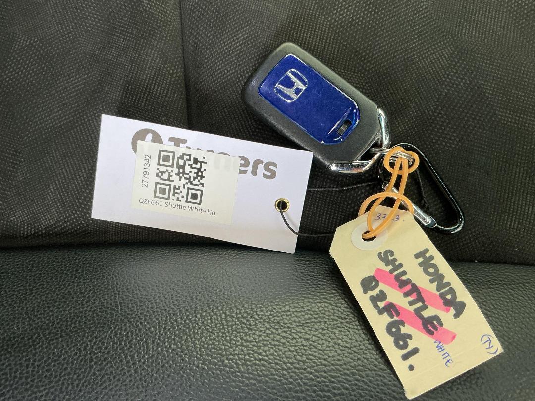 Photo '16' of Honda Shuttle Hybrid Photo '16' of Honda Shuttle Hybrid