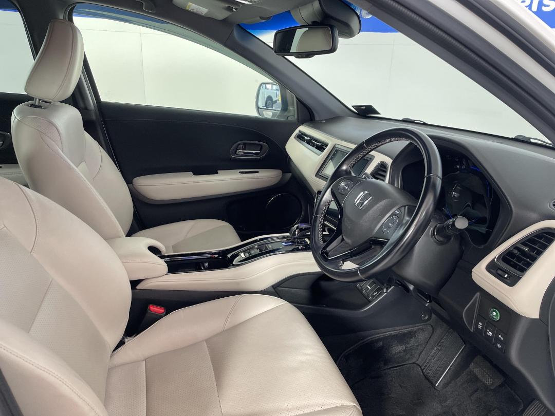 Photo '16' of Honda Vezel