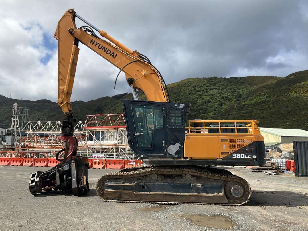 Photo '7' of Hyundai 380LC-9 Excavator Photo '7' of Hyundai 380LC-9 Excavator