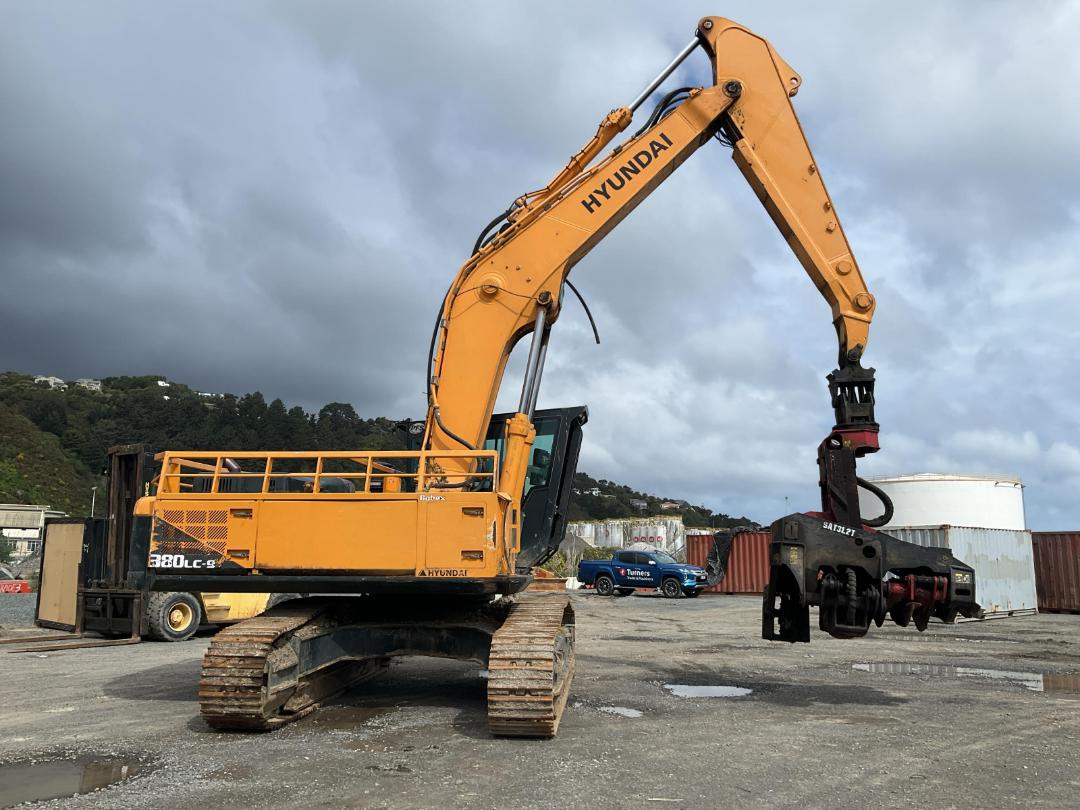 Photo '13' of Hyundai 380LC-9 Excavator Photo '13' of Hyundai 380LC-9 Excavator