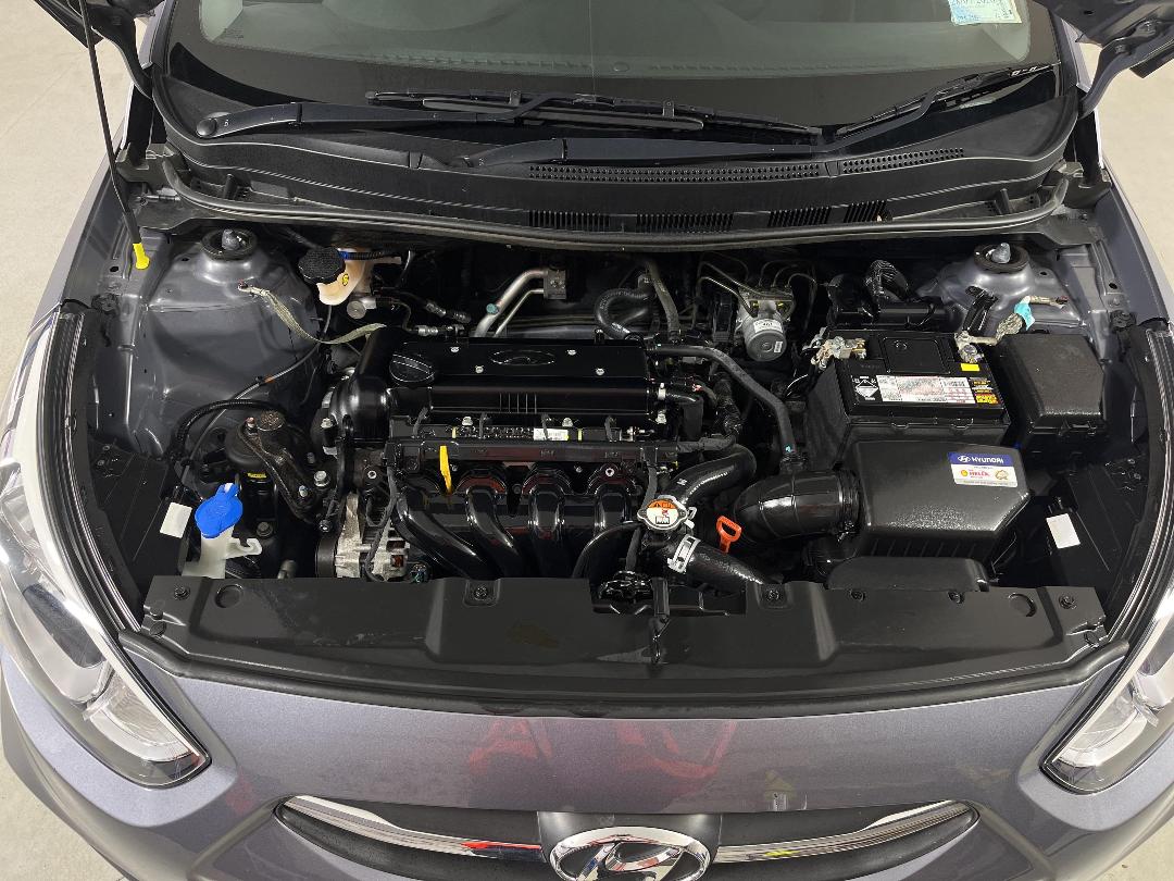 Photo '13' of Hyundai Accent