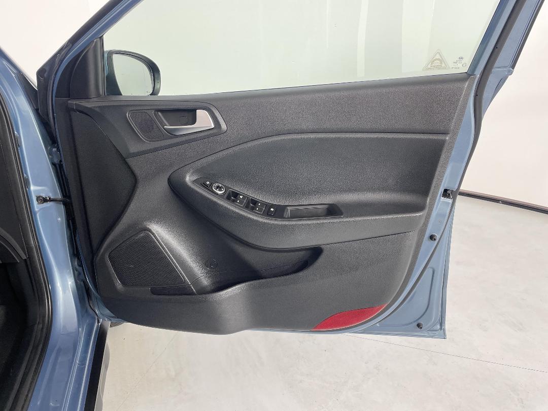 Photo '15' of Hyundai I20 Photo '15' of Hyundai I20