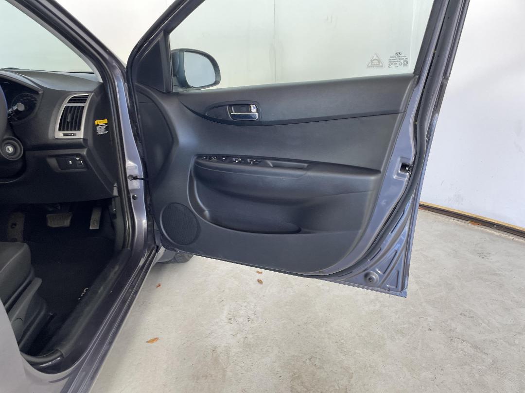 Photo '15' of Hyundai I20