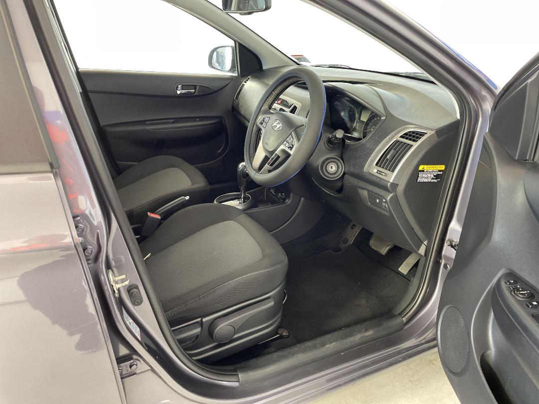 Photo '16' of Hyundai I20