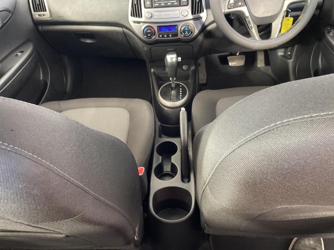 Photo '18' of Hyundai I20