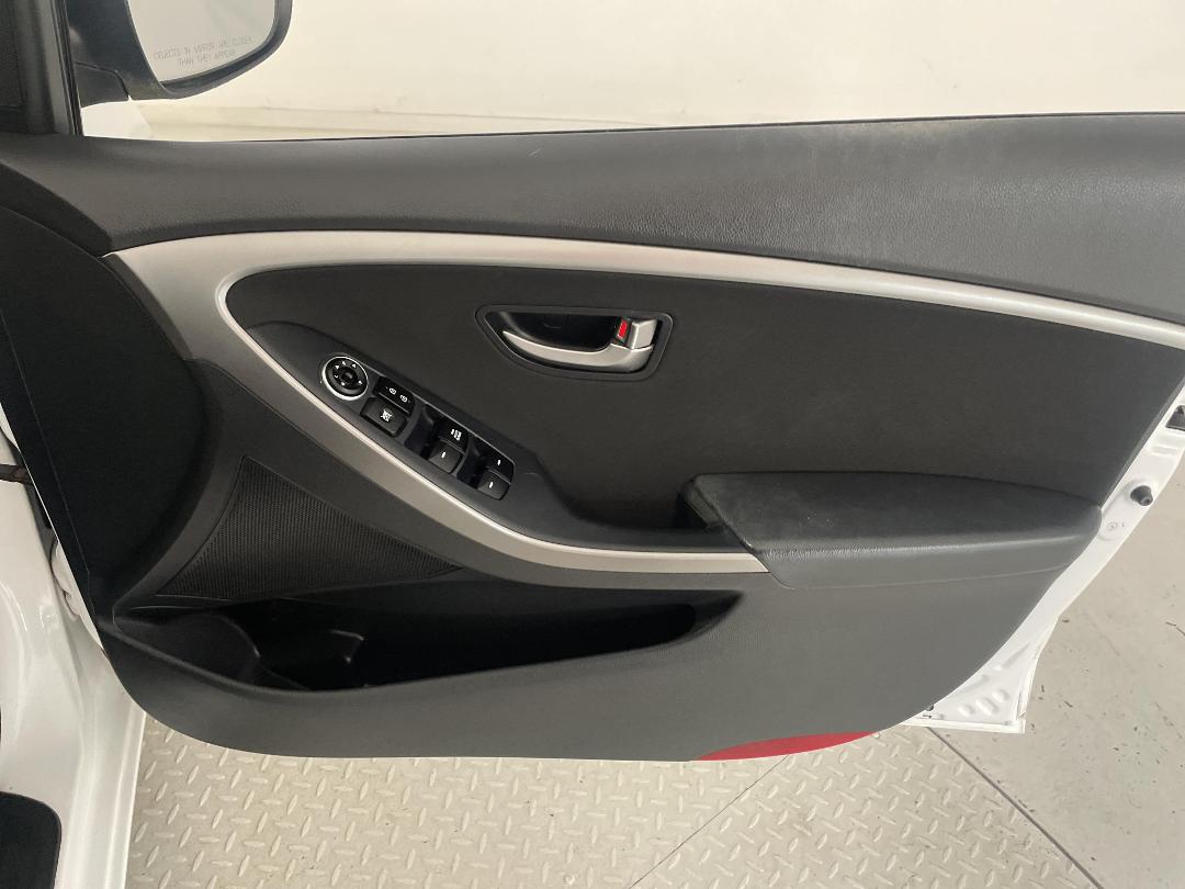 Photo '15' of Hyundai I30