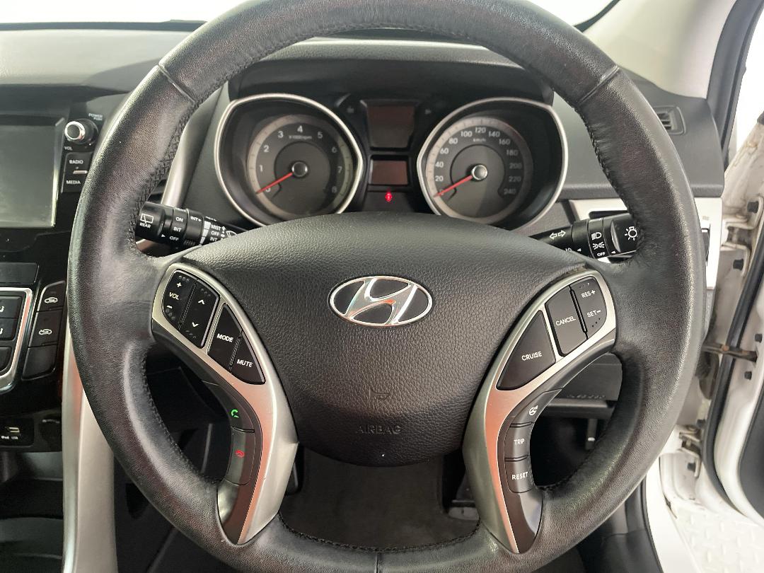 Photo '27' of Hyundai I30