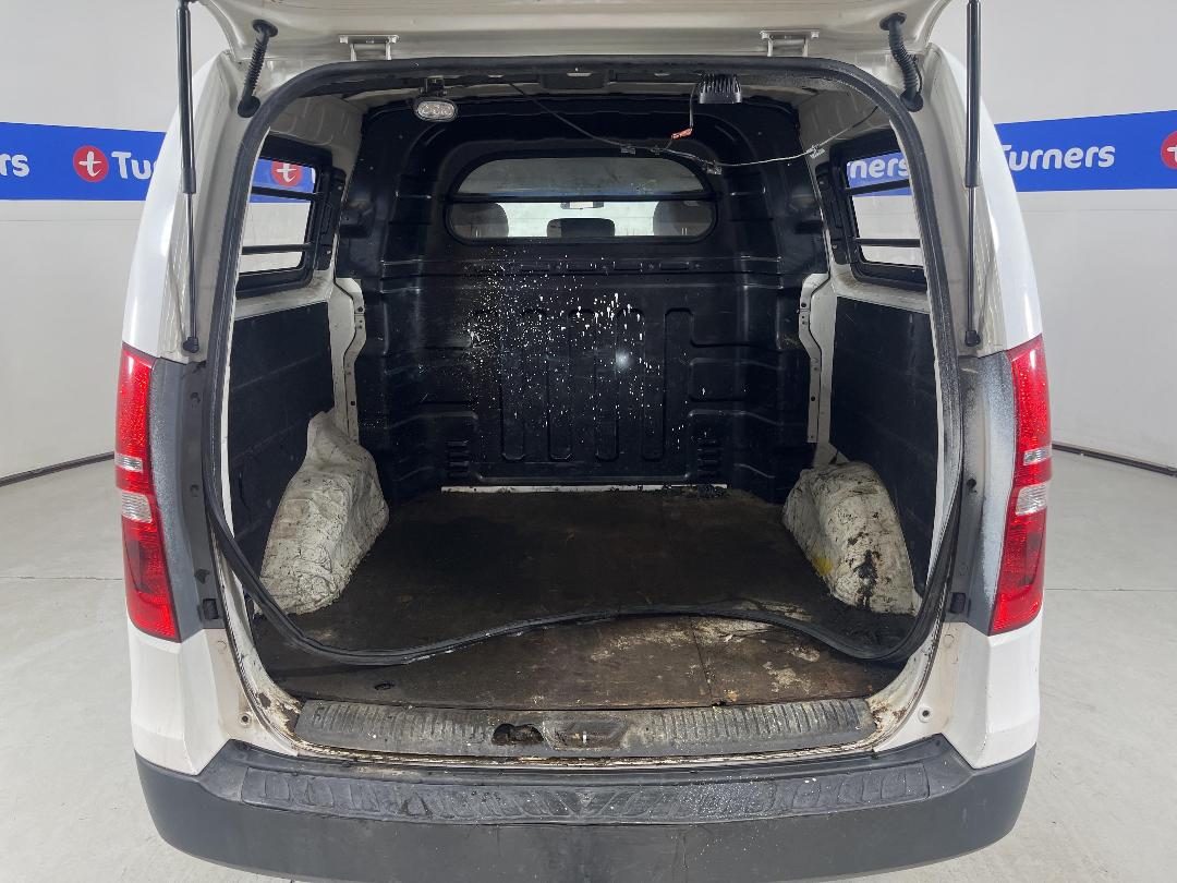 Photo '14' of Hyundai Iload Photo '14' of Hyundai Iload