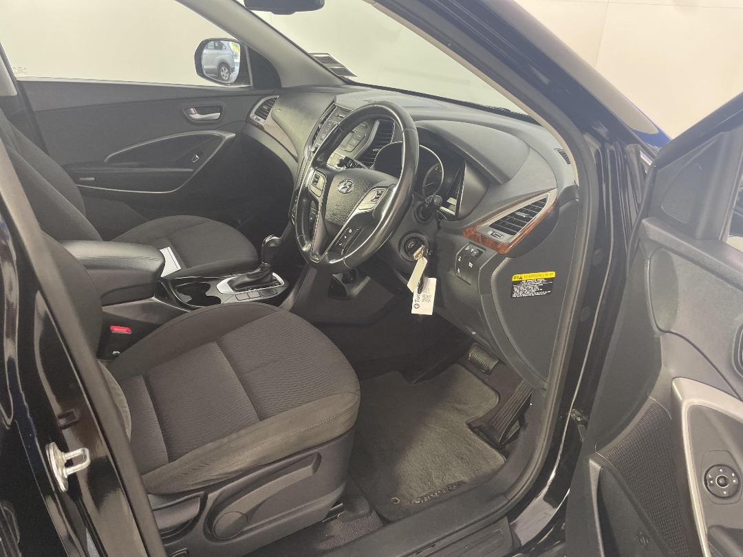 Photo '16' of Hyundai Santa FE